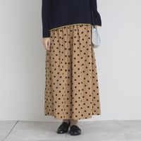 ベージュ